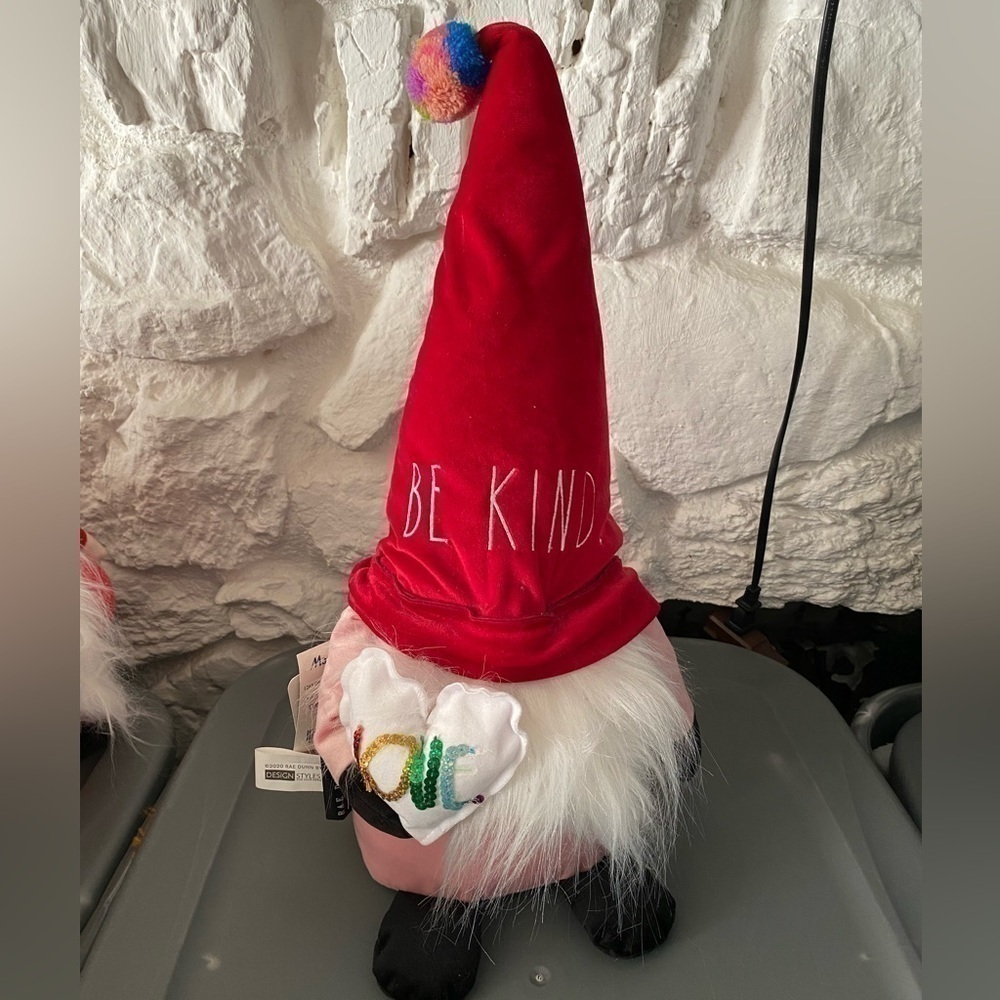 NWT BE KIND LOVE GNOME RAE DUNN TABLETOP DECOR